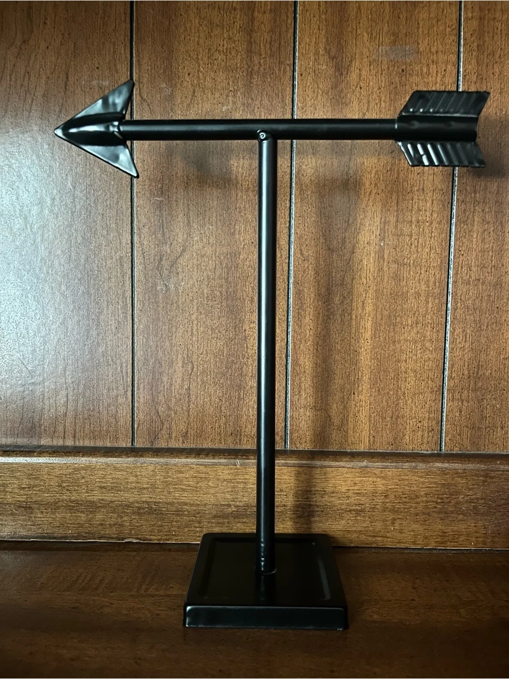 Black Arrow Jewelry Stand